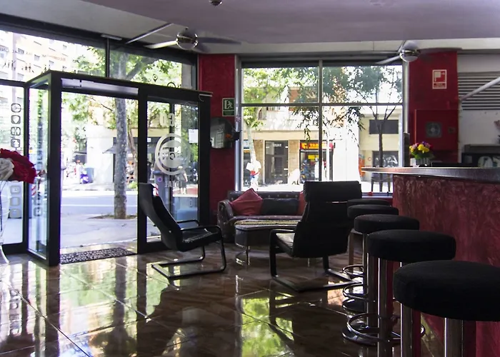 Ideal Sants Guest house