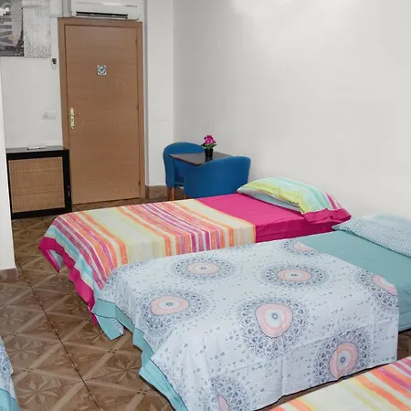 Ideal Sants 2* برشلونة