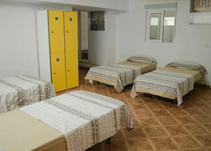 Ideal Sants Gasthof 2*